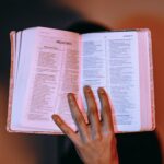 Explore a Bíblia Online: Veja o Futuro da Sua Fé se Desdobrar